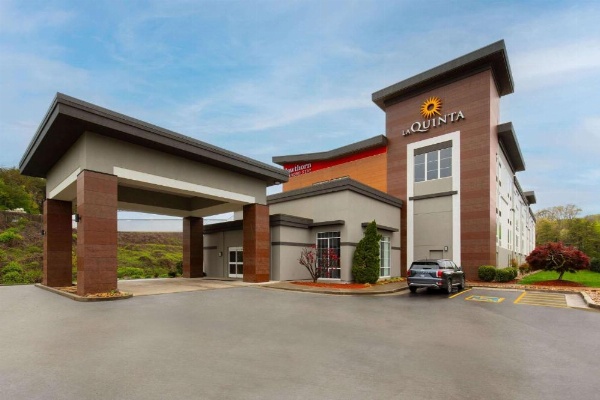 La Quinta Inn & Suites by Wyndham Knoxville Central Papermill image 17